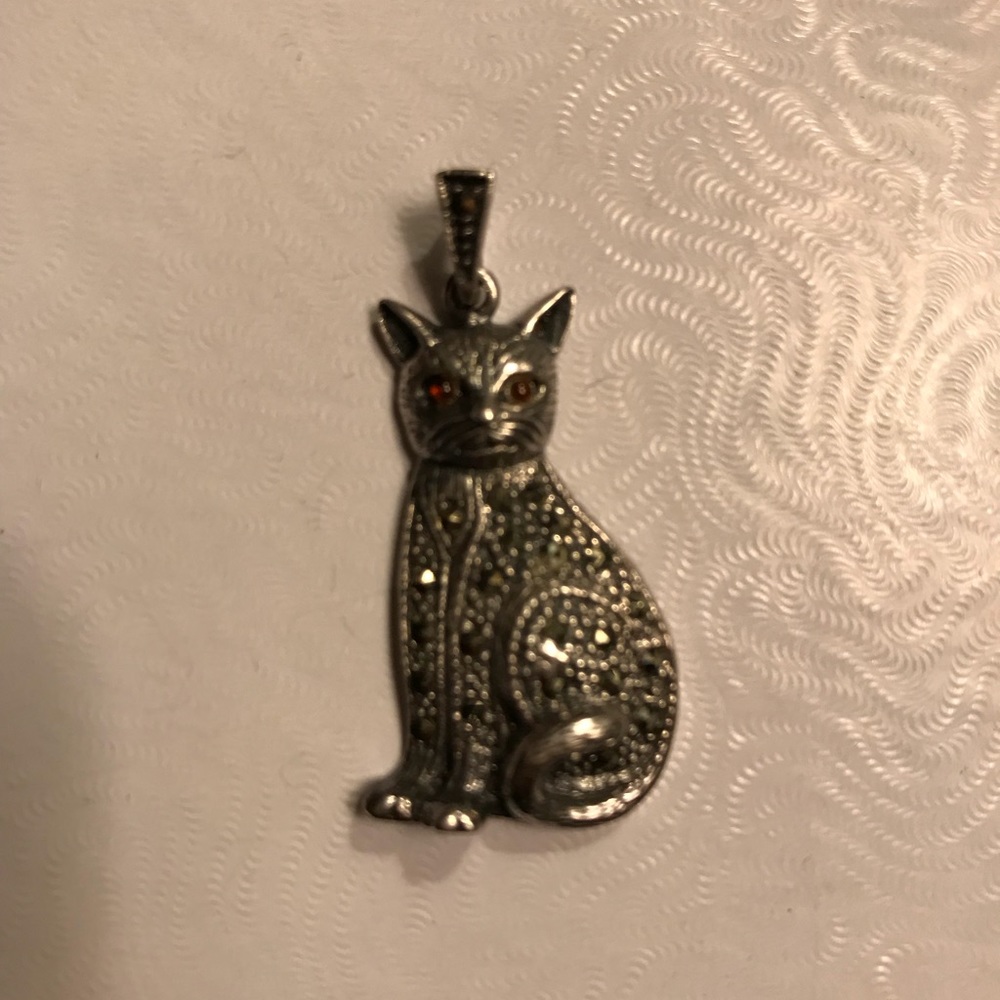 Silver cat pendant